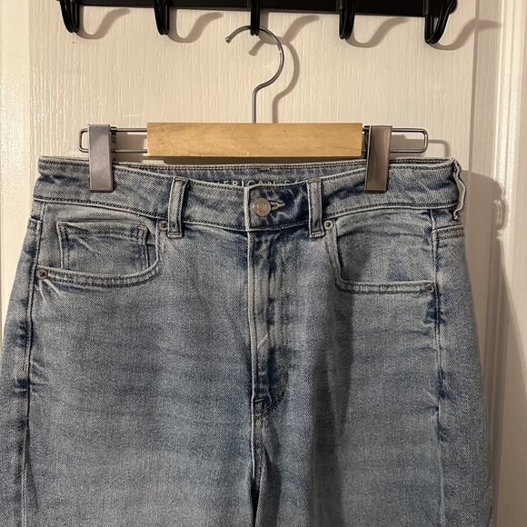 American Eagle Mom Straight Jean Blue/Light Aglow (Size 6 Regular) - Picture 2 of 5
